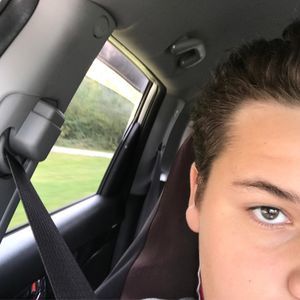 Meet your Posher, Dustin